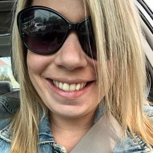 Meet your Posher, Liz